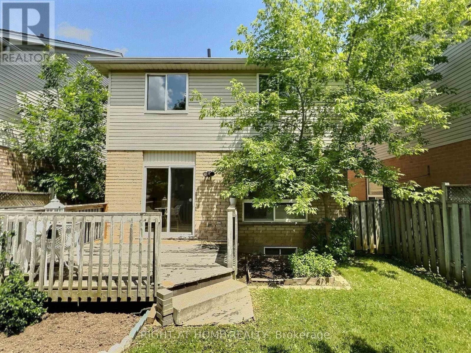 












385 HAVENDALE CRESCENT

,
Waterloo,




Ontario
N2T2T4

