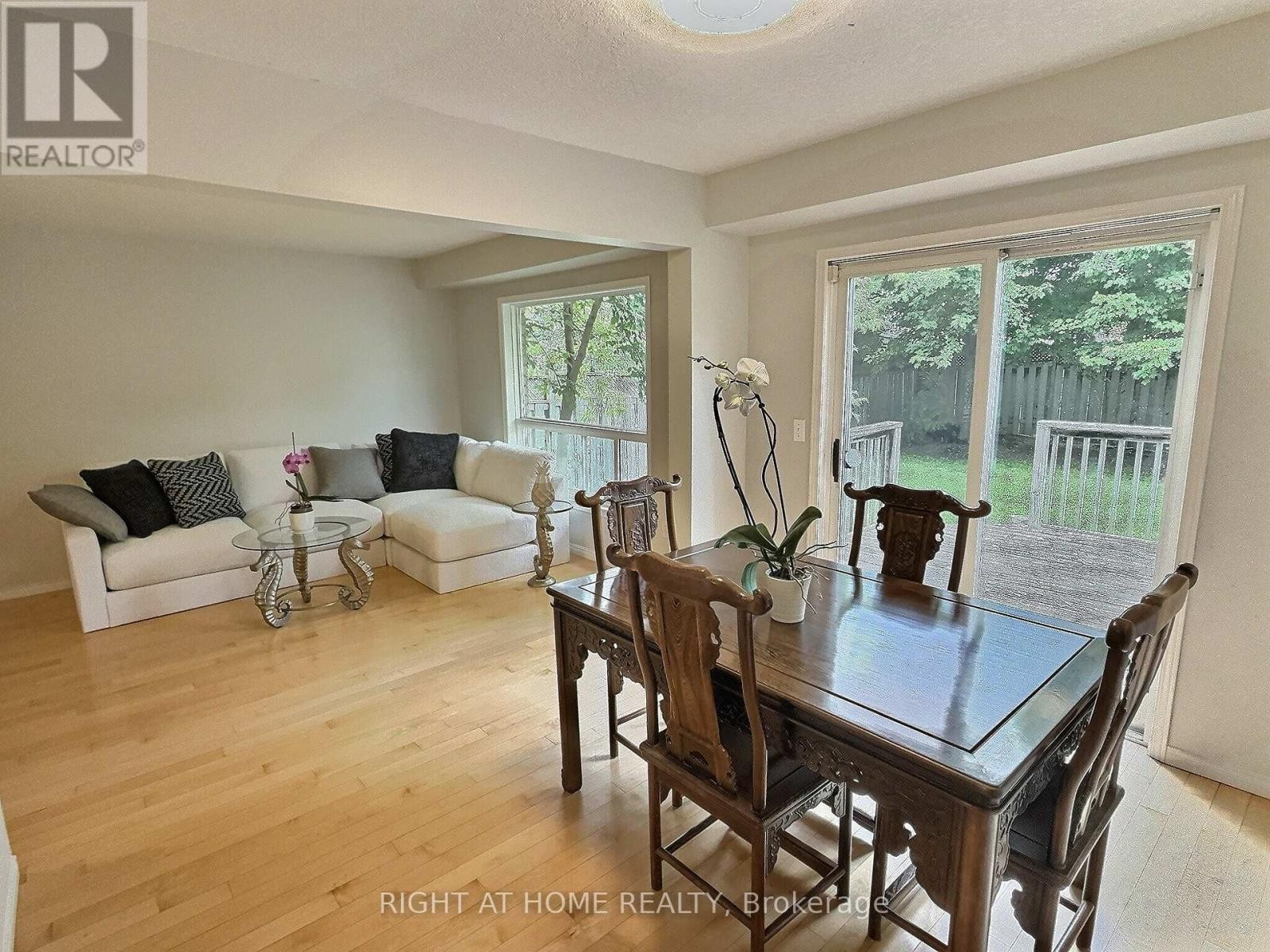 












385 HAVENDALE CRESCENT

,
Waterloo,




Ontario
N2T2T4

