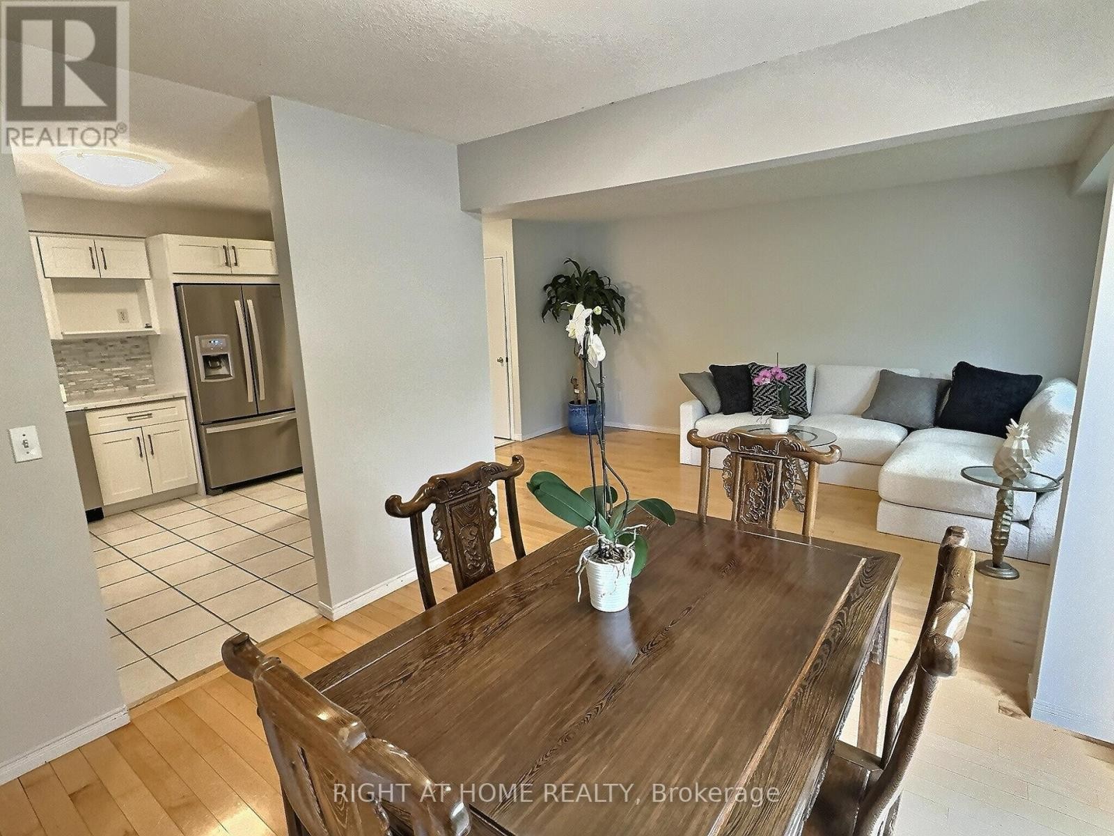 












385 HAVENDALE CRESCENT

,
Waterloo,




Ontario
N2T2T4

