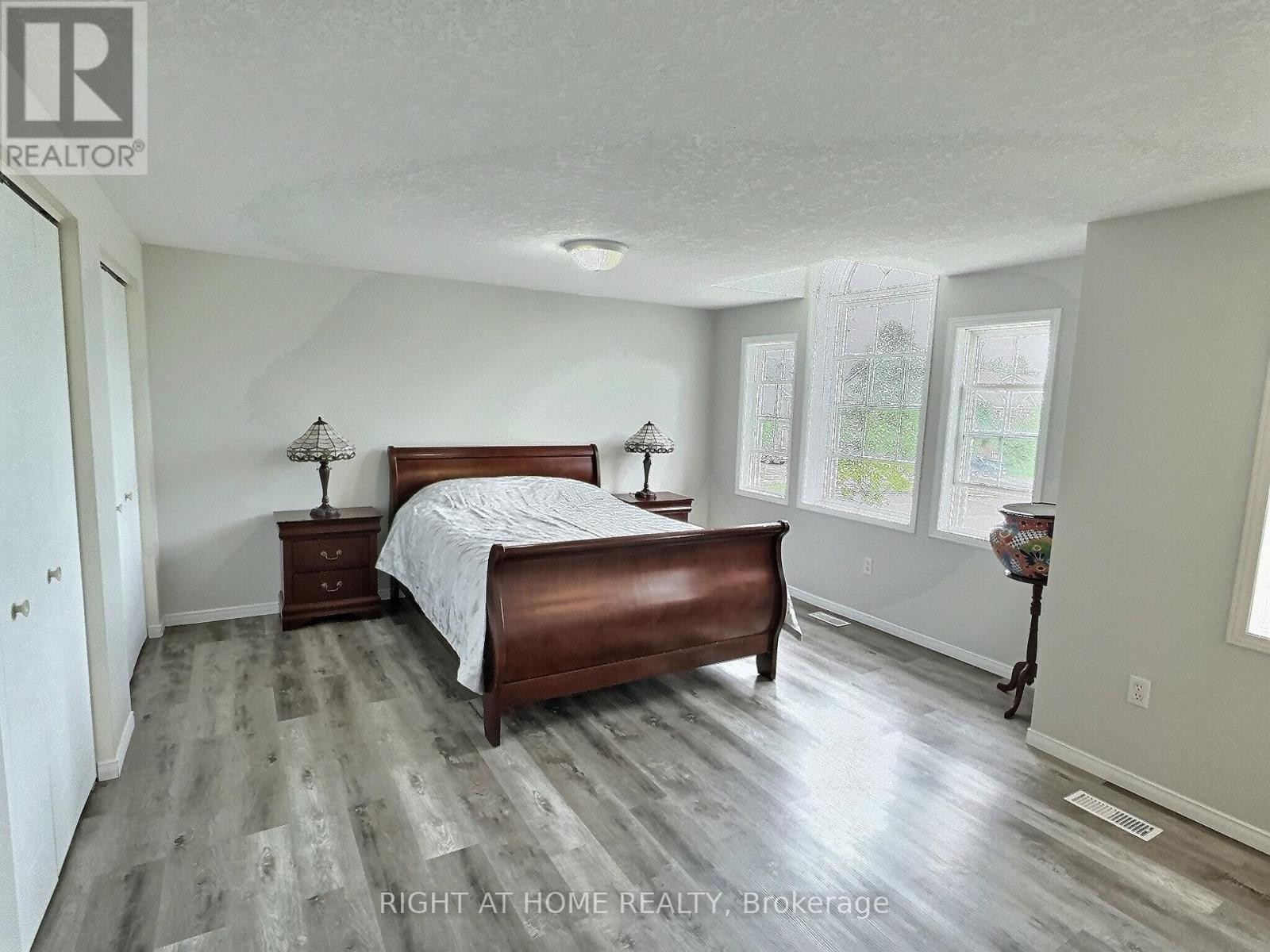 












385 HAVENDALE CRESCENT

,
Waterloo,




Ontario
N2T2T4

