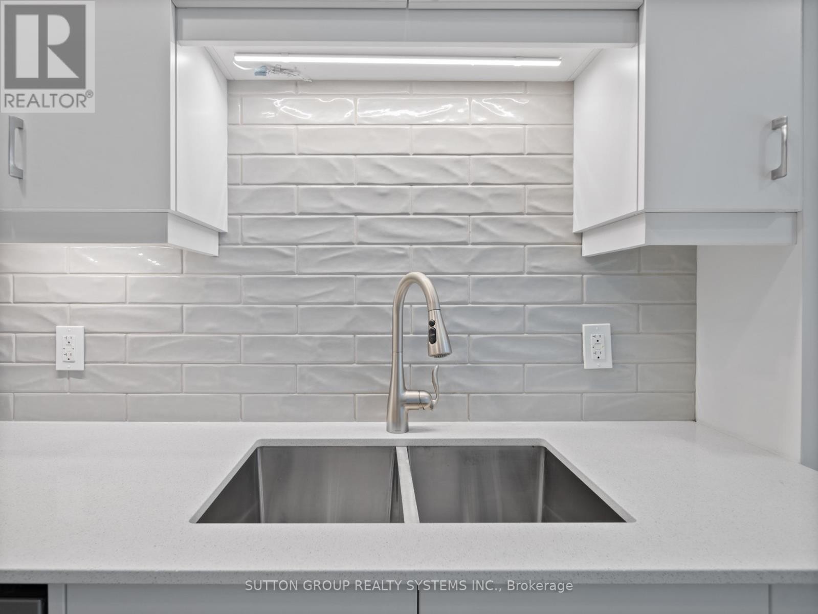 












404 - 108 GARMENT STREET

,
Kitchener,




Ontario
N2G0E2

