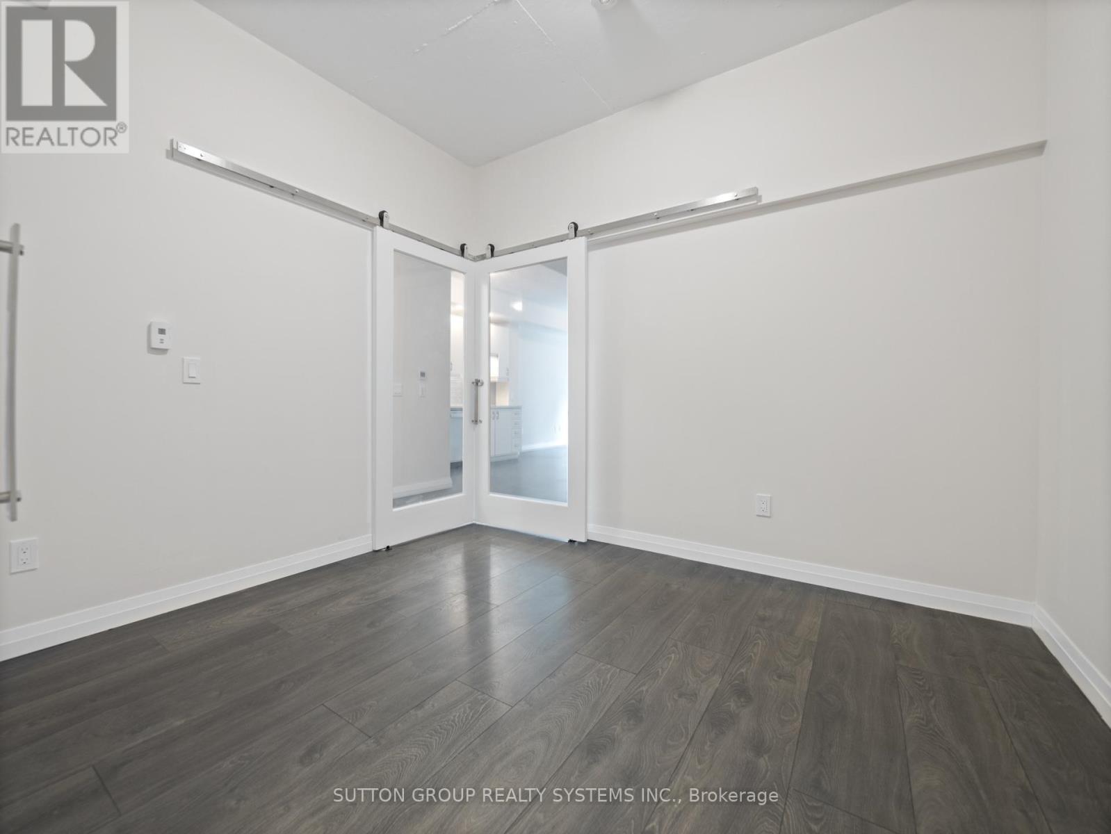 












404 - 108 GARMENT STREET

,
Kitchener,




Ontario
N2G0E2

