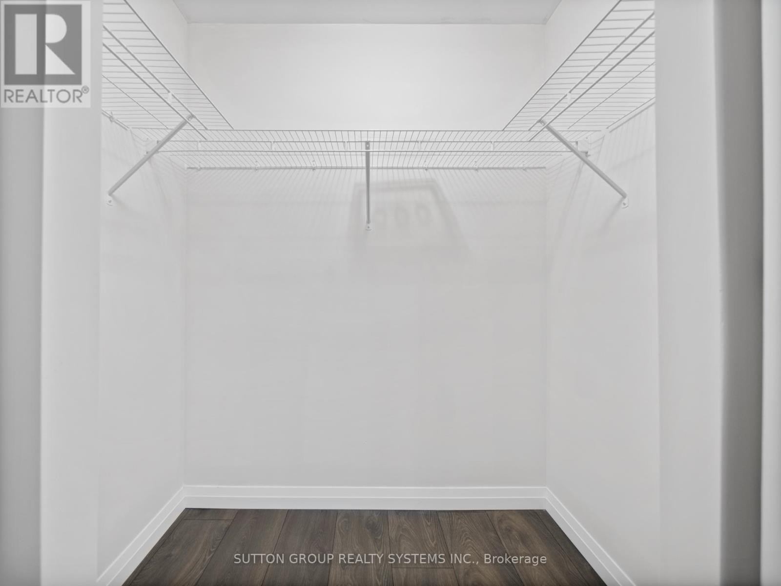 












404 - 108 GARMENT STREET

,
Kitchener,




Ontario
N2G0E2

