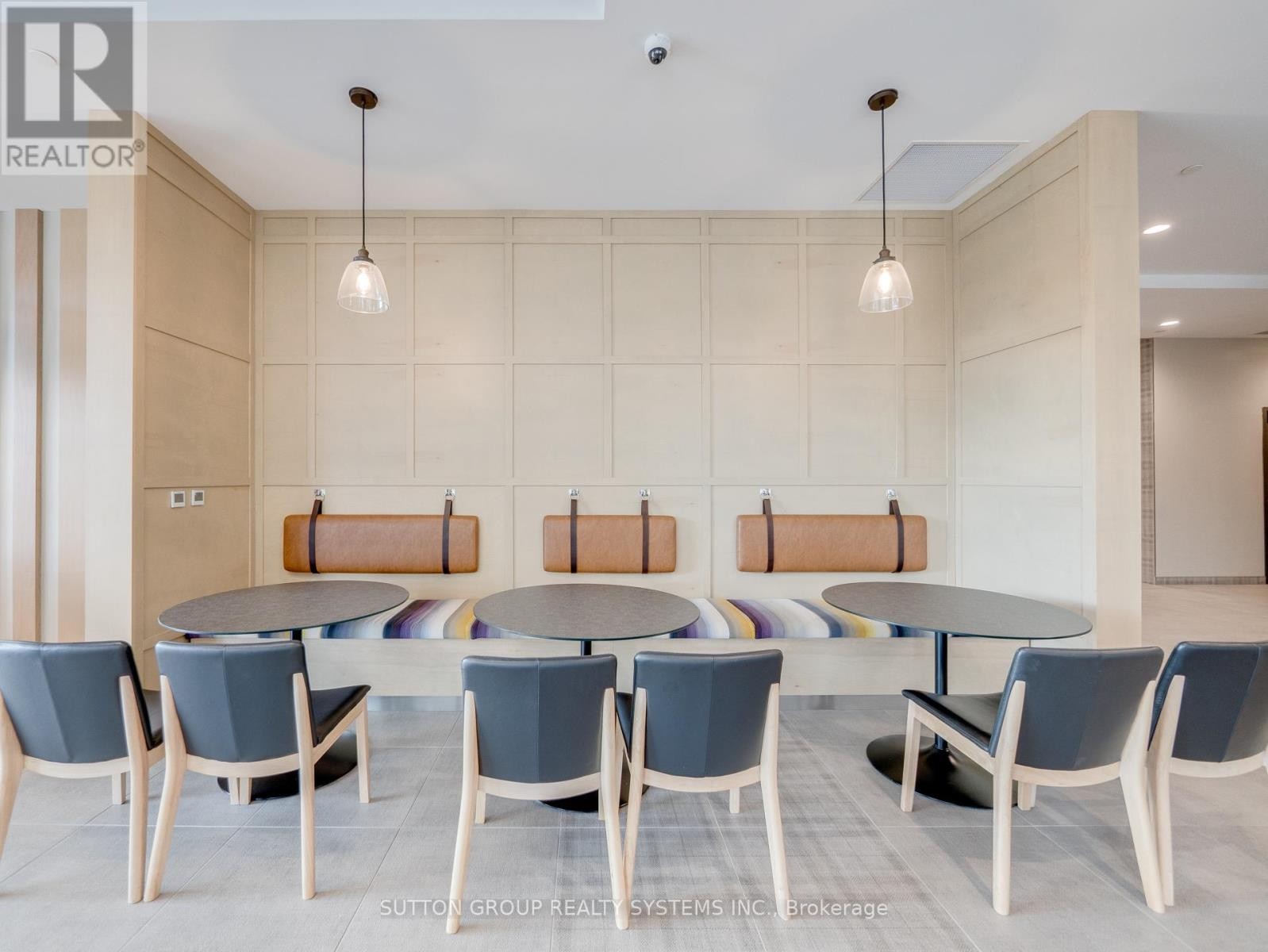 












404 - 108 GARMENT STREET

,
Kitchener,




Ontario
N2G0E2

