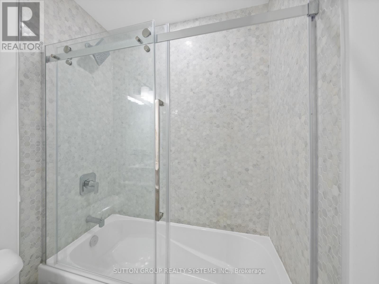 












404 - 108 GARMENT STREET

,
Kitchener,




Ontario
N2G0E2

