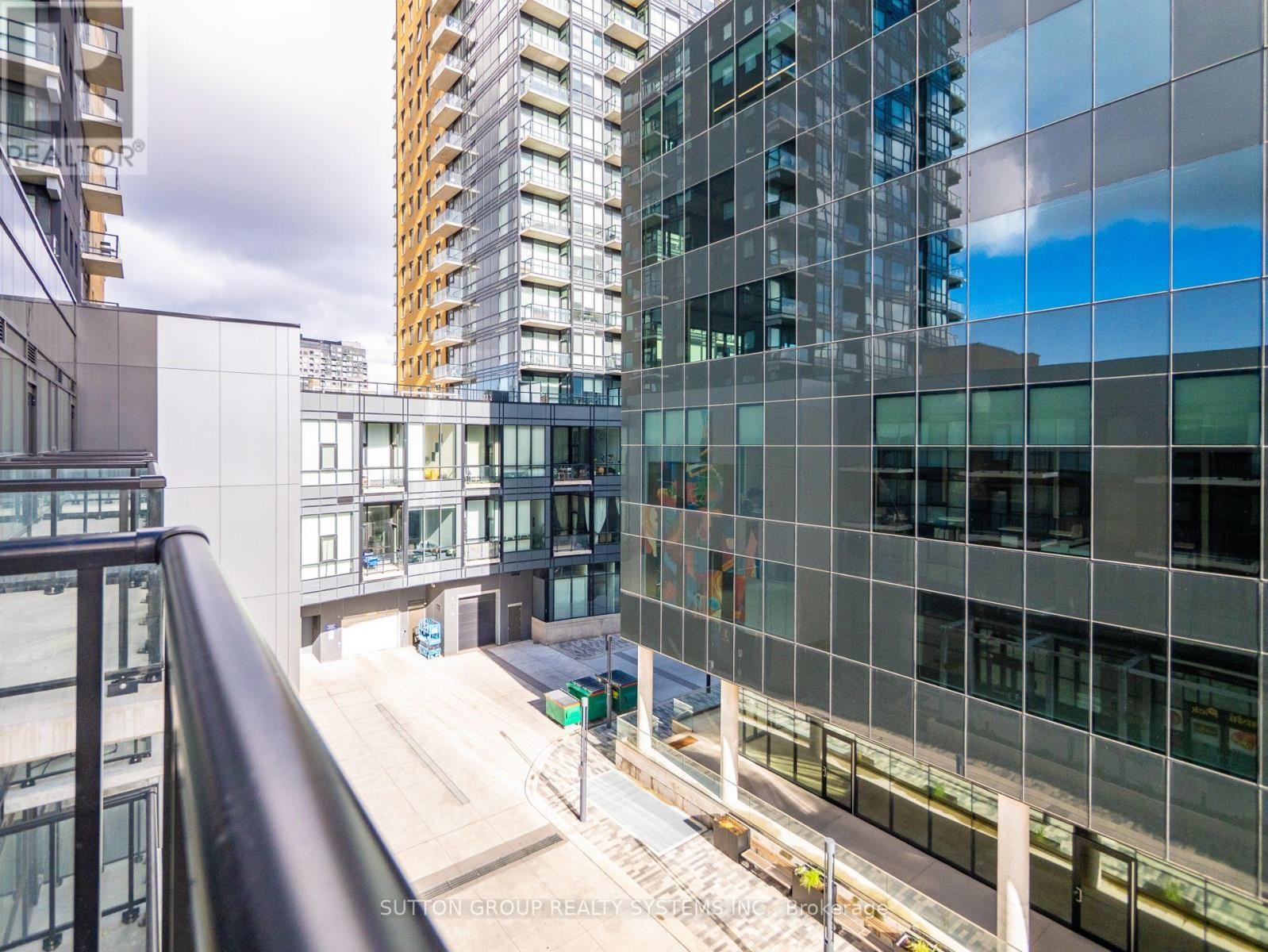 












404 - 108 GARMENT STREET

,
Kitchener,




Ontario
N2G0E2

