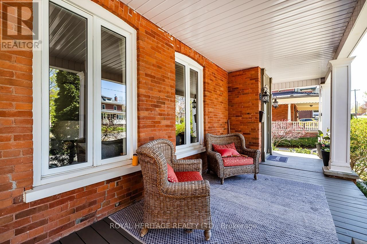 












17 FRANCIS STREET

,
Kawartha Lakes (Lindsay),




Ontario
K9V3R7

