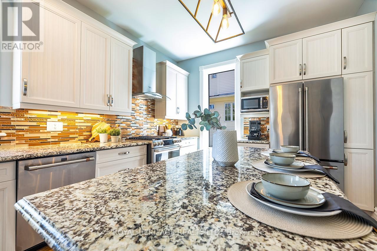 












17 FRANCIS STREET

,
Kawartha Lakes (Lindsay),




Ontario
K9V3R7

