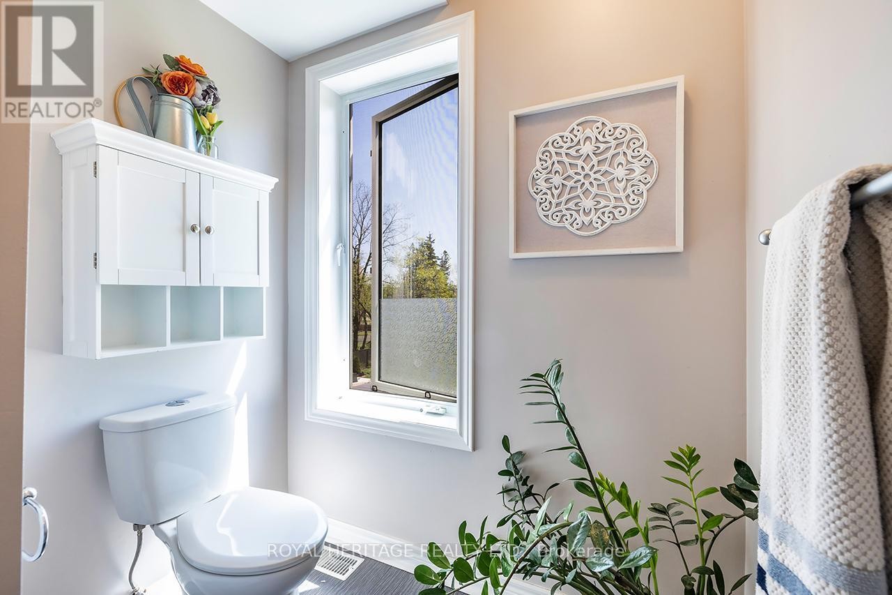 












17 FRANCIS STREET

,
Kawartha Lakes (Lindsay),




Ontario
K9V3R7

