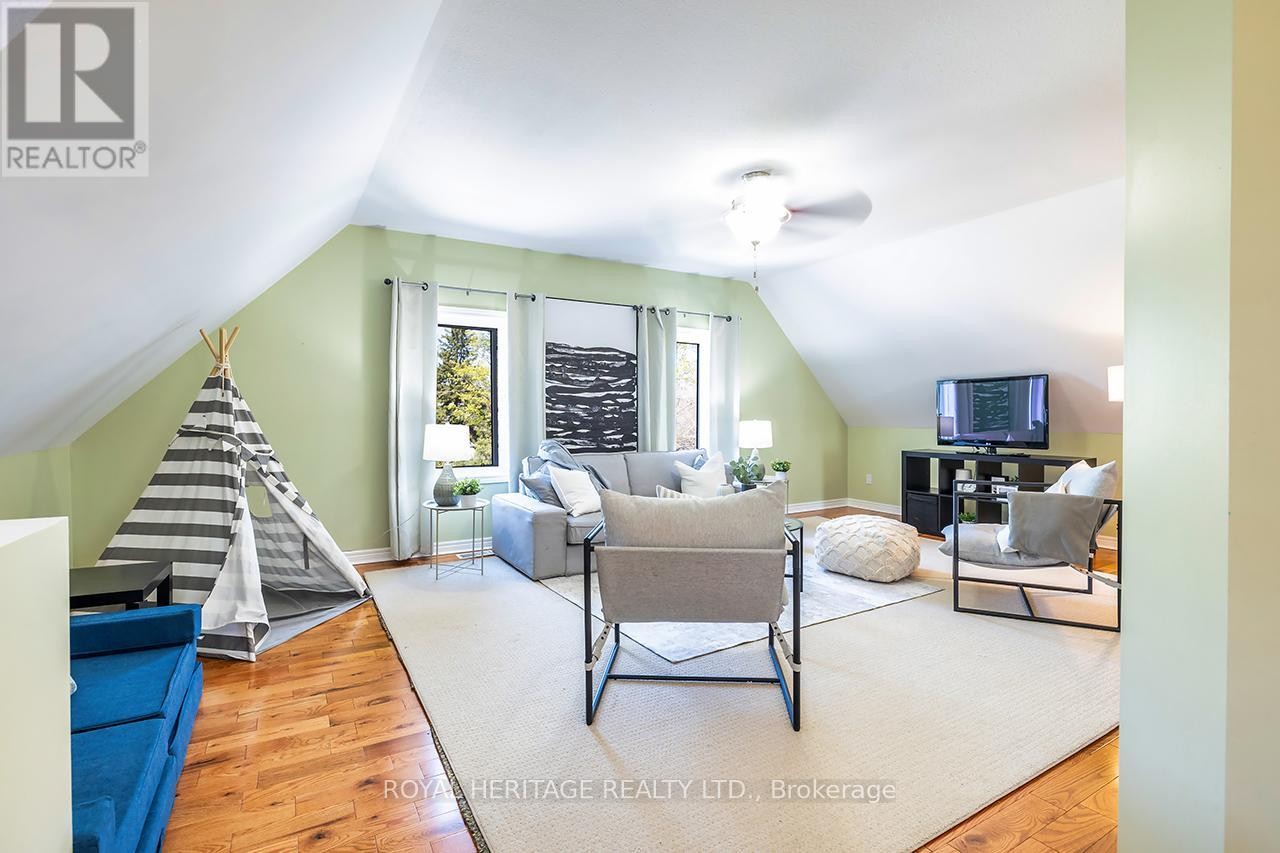 












17 FRANCIS STREET

,
Kawartha Lakes (Lindsay),




Ontario
K9V3R7

