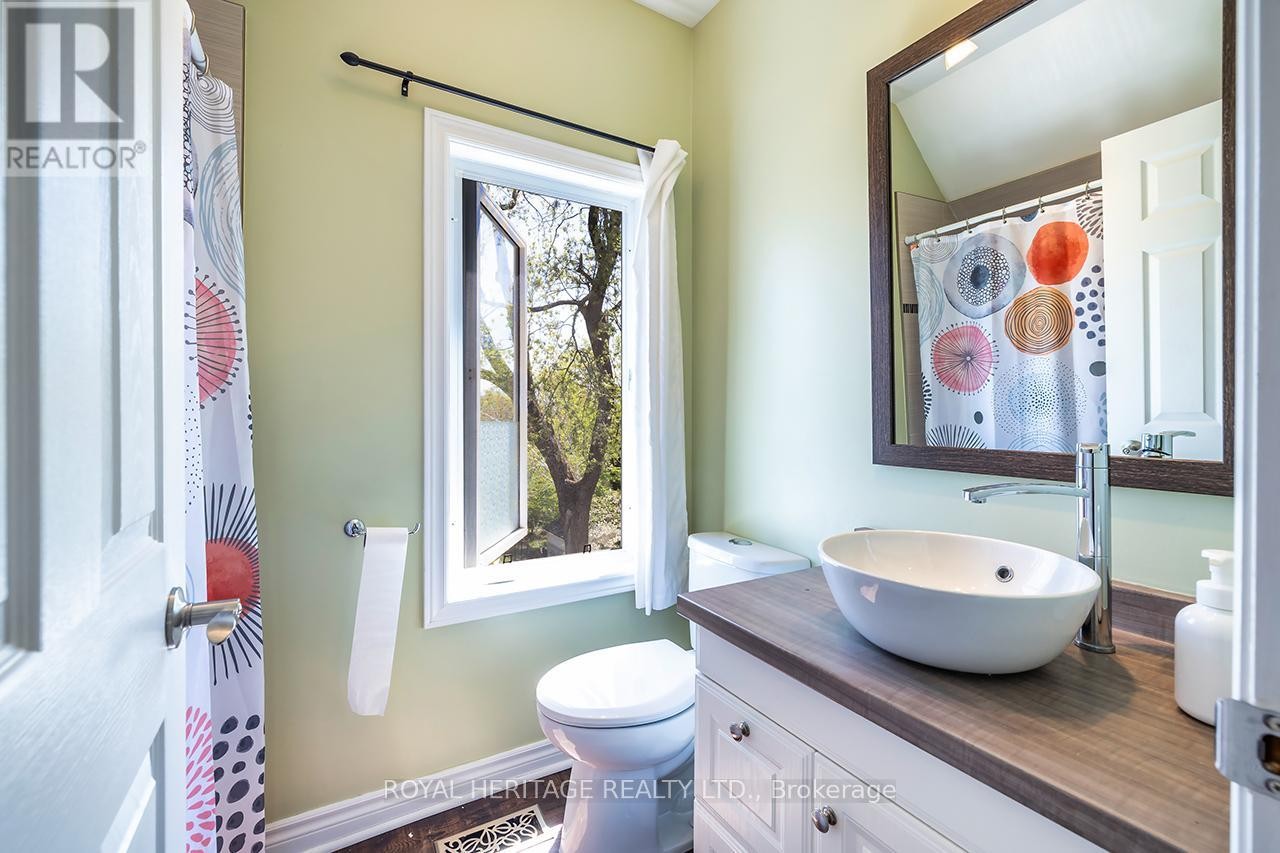 












17 FRANCIS STREET

,
Kawartha Lakes (Lindsay),




Ontario
K9V3R7

