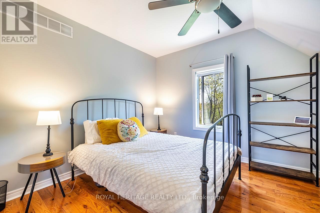 












17 FRANCIS STREET

,
Kawartha Lakes (Lindsay),




Ontario
K9V3R7

