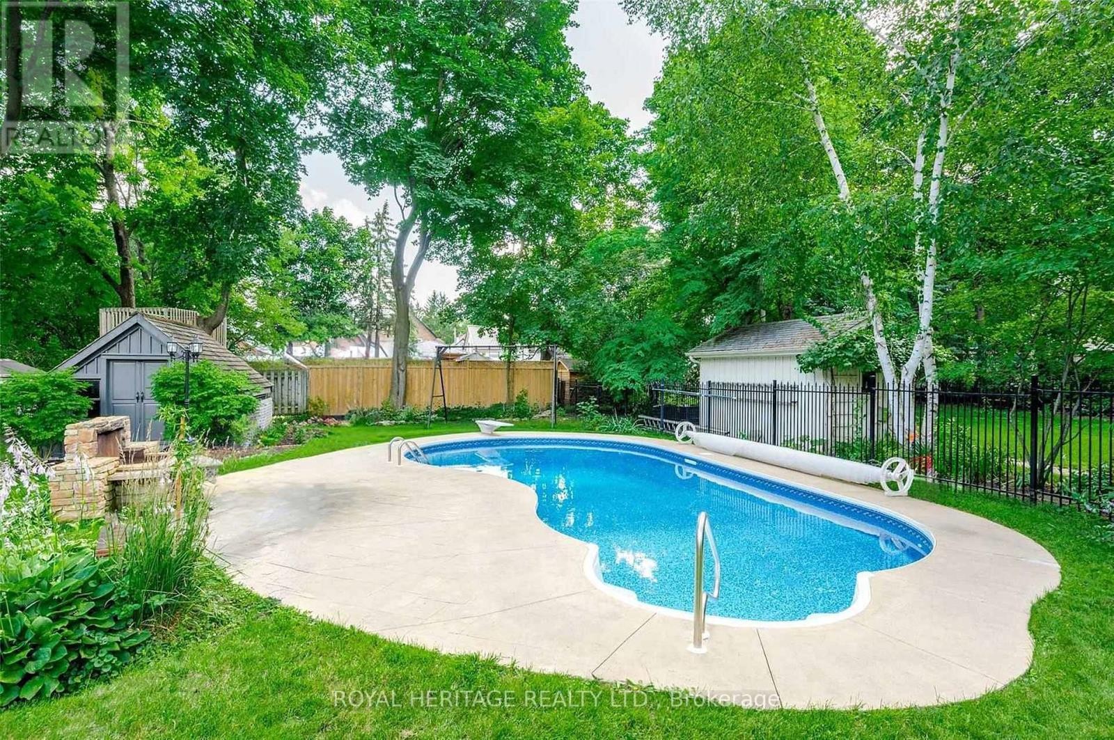 












17 FRANCIS STREET

,
Kawartha Lakes (Lindsay),




Ontario
K9V3R7

