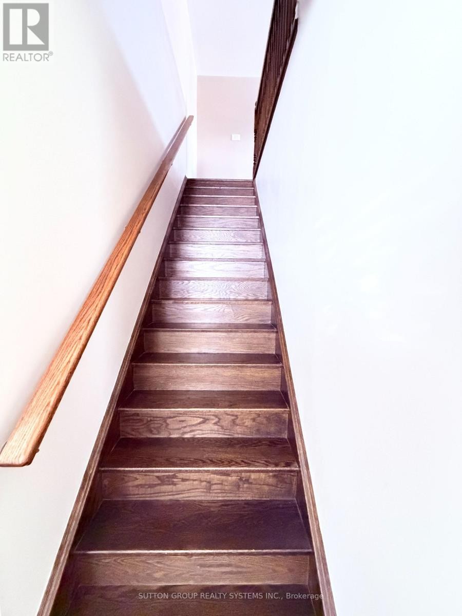 












693 DOON SOUTH DRIVE

,
Kitchener,




Ontario
N2P0H5

