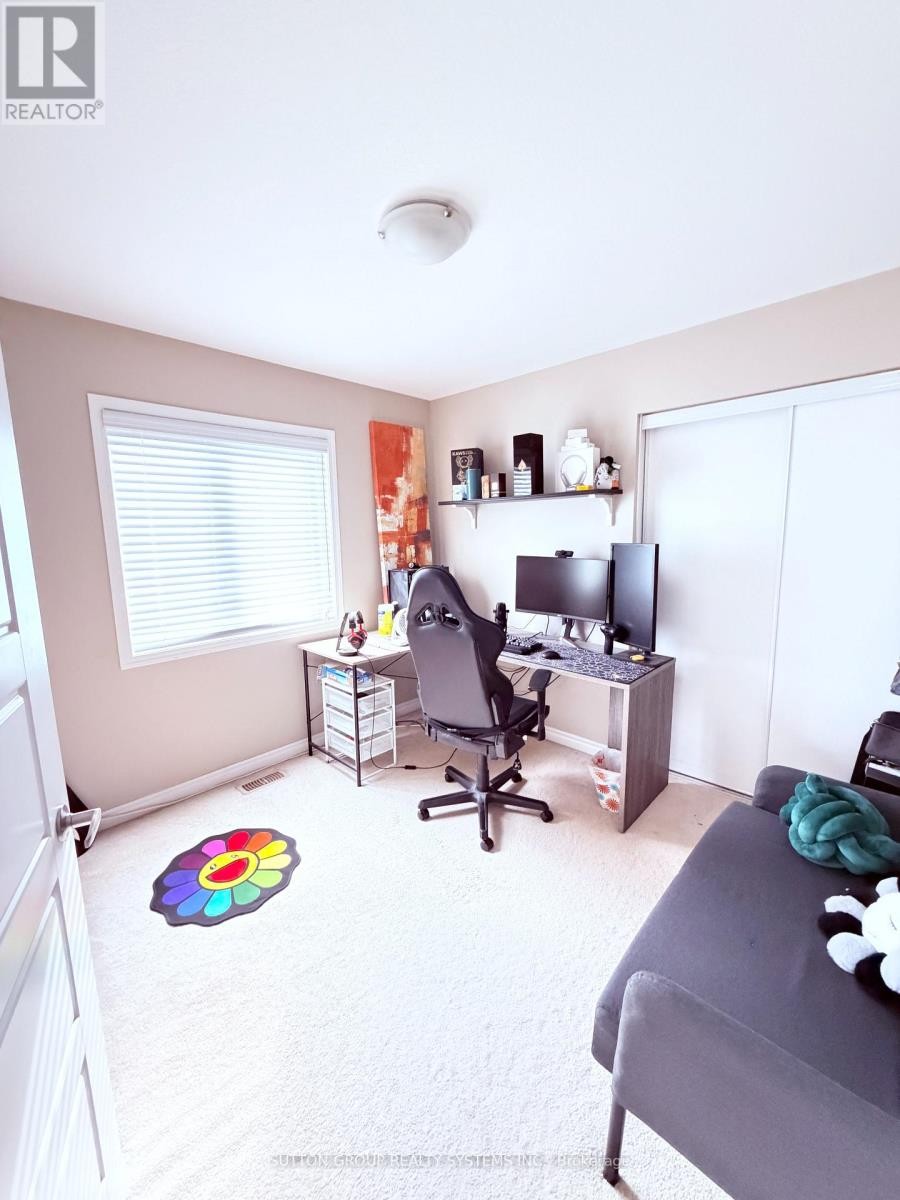 












693 DOON SOUTH DRIVE

,
Kitchener,




Ontario
N2P0H5

