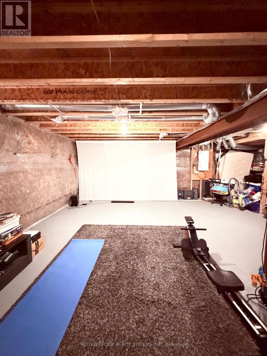 












693 DOON SOUTH DRIVE

,
Kitchener,




Ontario
N2P0H5

