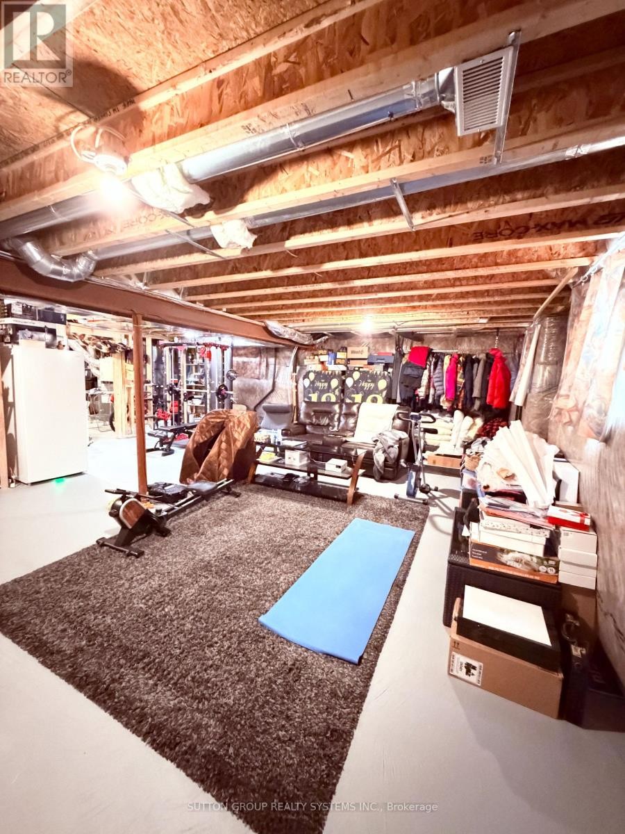 












693 DOON SOUTH DRIVE

,
Kitchener,




Ontario
N2P0H5

