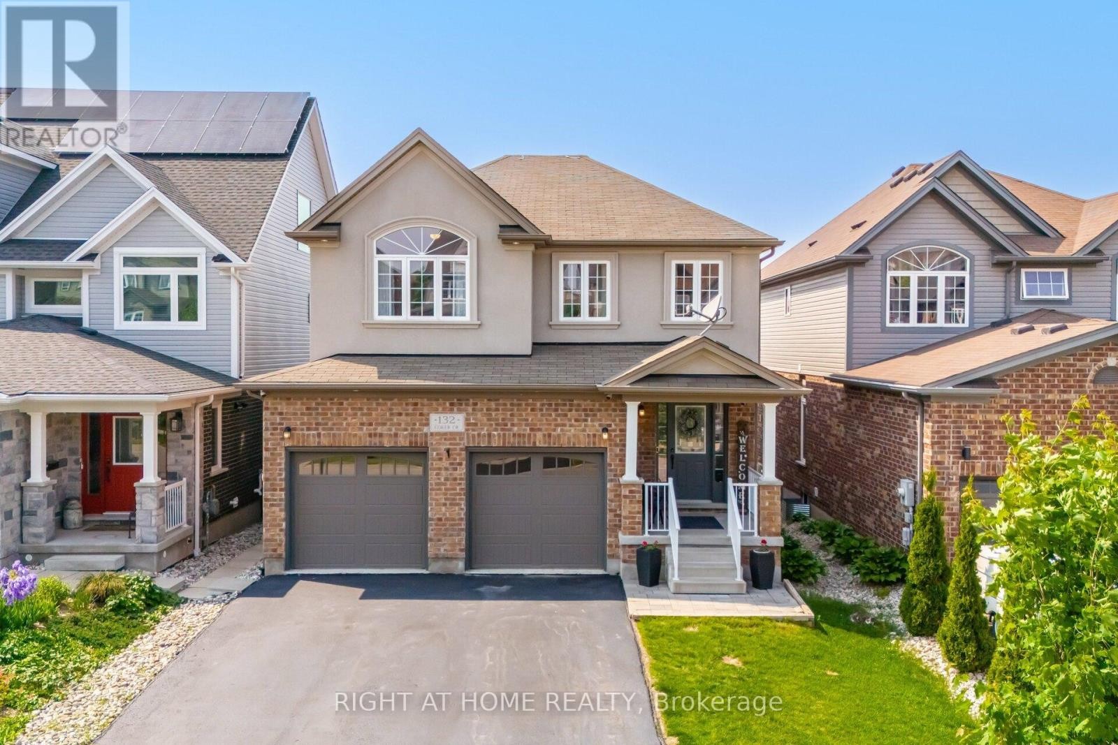 












132 COKER CRESCENT

,
Guelph/Eramosa (Rockwood),




Ontario
N0B2K0


