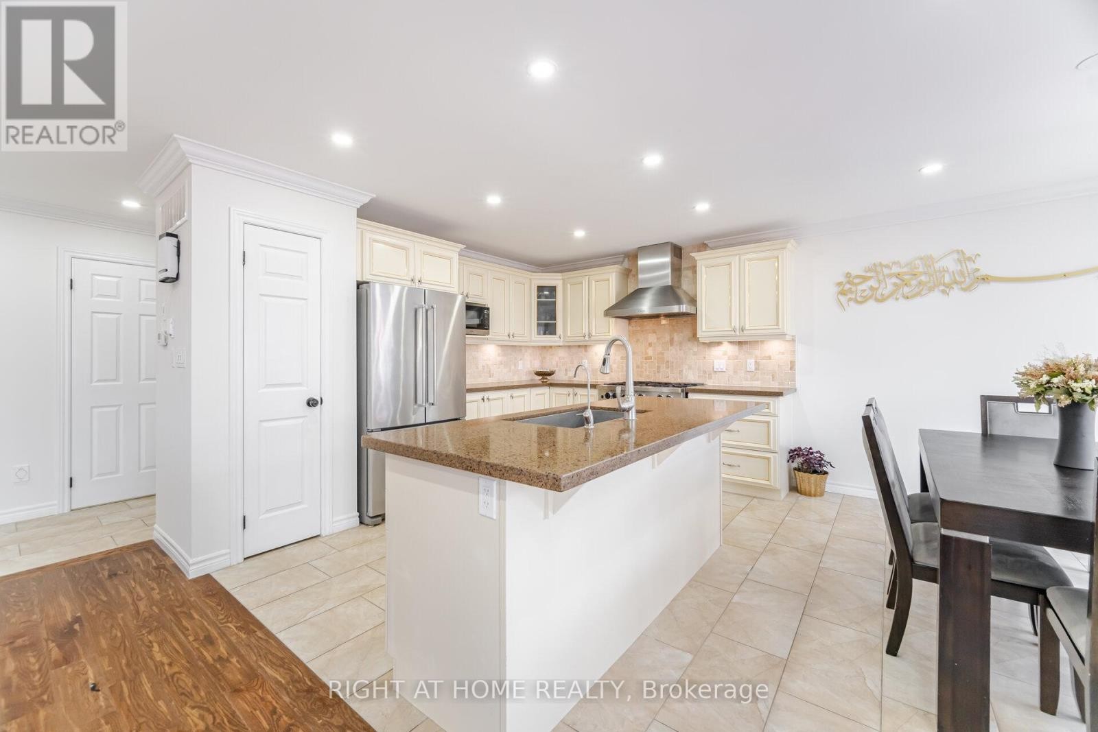 












132 COKER CRESCENT

,
Guelph/Eramosa (Rockwood),




Ontario
N0B2K0

