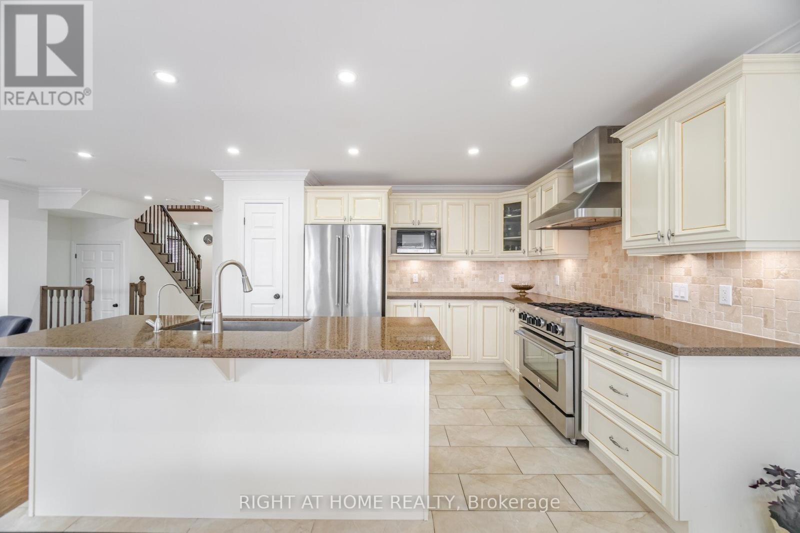 












132 COKER CRESCENT

,
Guelph/Eramosa (Rockwood),




Ontario
N0B2K0

