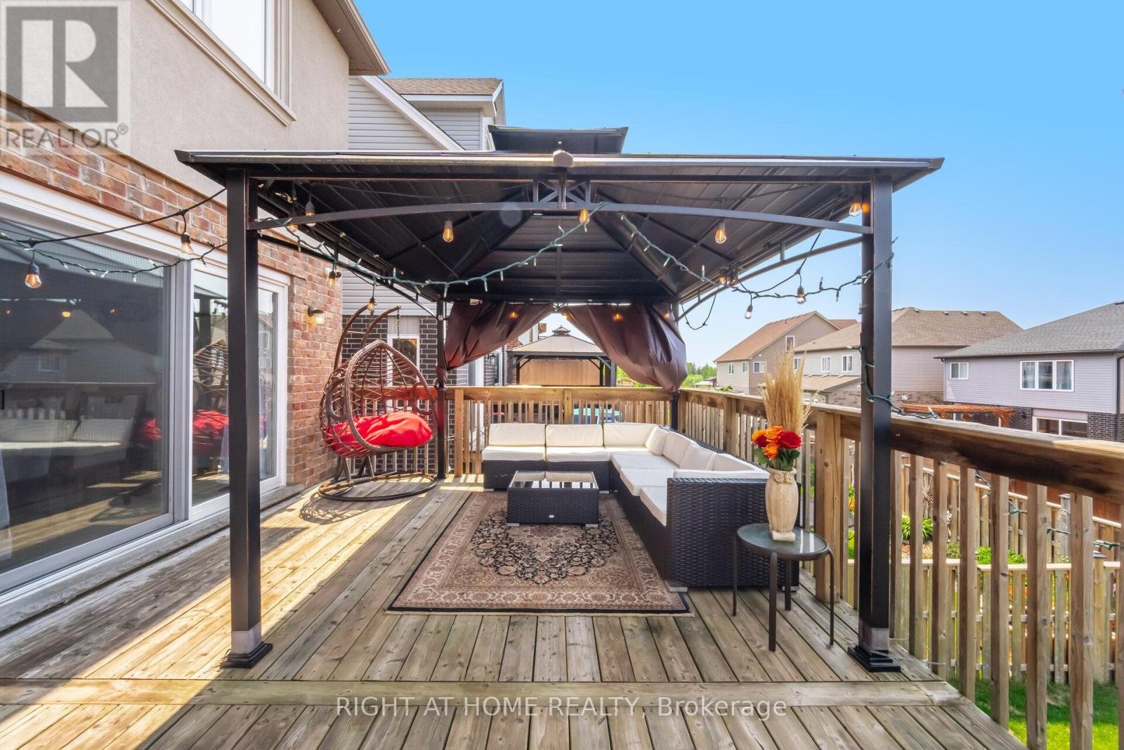 












132 COKER CRESCENT

,
Guelph/Eramosa (Rockwood),




Ontario
N0B2K0

