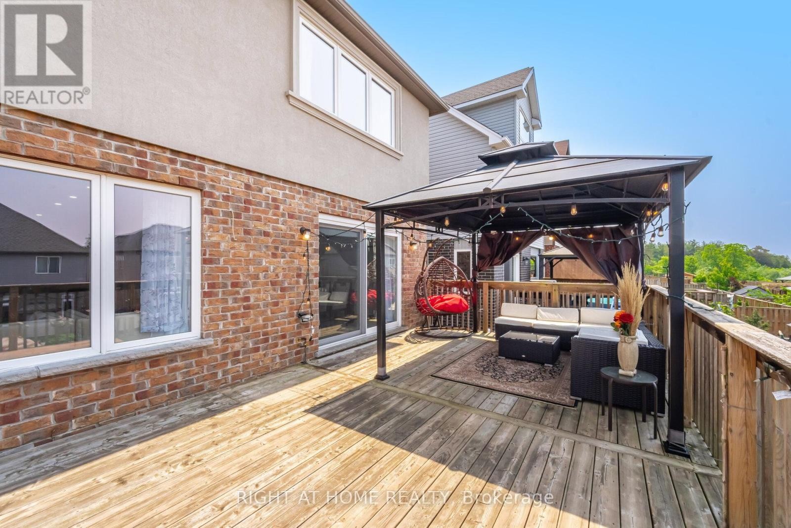 












132 COKER CRESCENT

,
Guelph/Eramosa (Rockwood),




Ontario
N0B2K0

