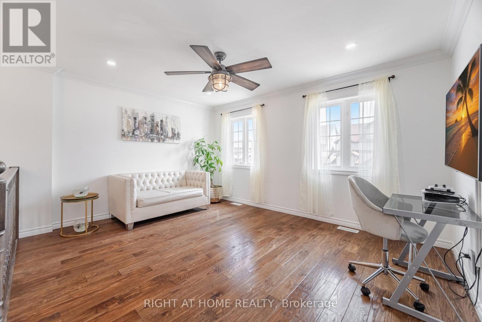 












132 COKER CRESCENT

,
Guelph/Eramosa (Rockwood),




Ontario
N0B2K0

