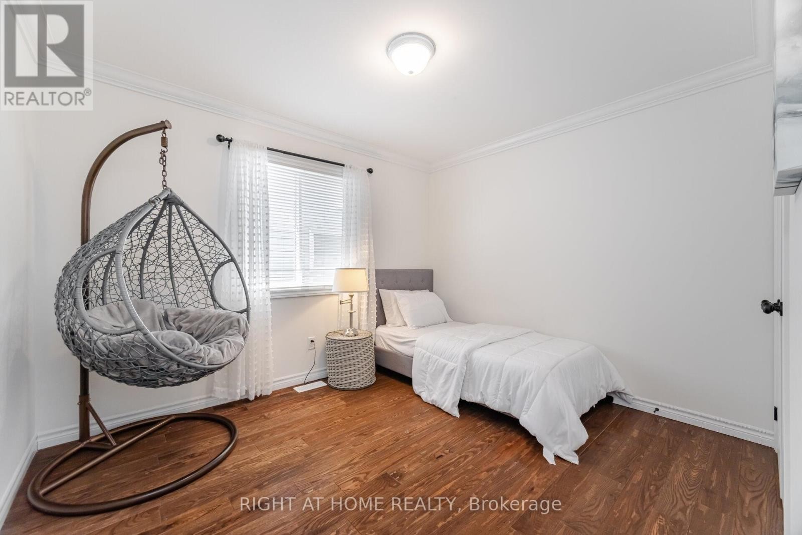 












132 COKER CRESCENT

,
Guelph/Eramosa (Rockwood),




Ontario
N0B2K0

