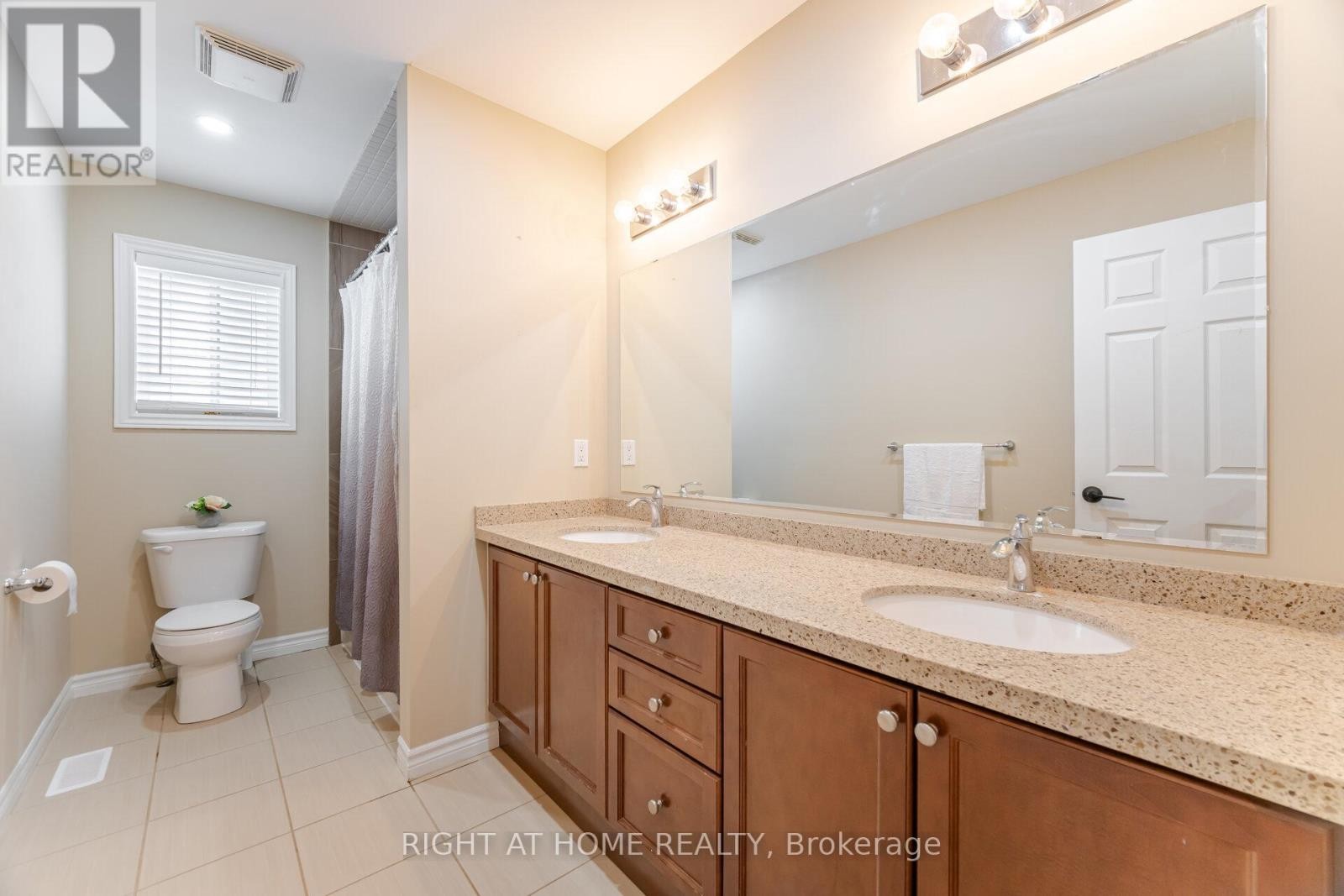 












132 COKER CRESCENT

,
Guelph/Eramosa (Rockwood),




Ontario
N0B2K0

