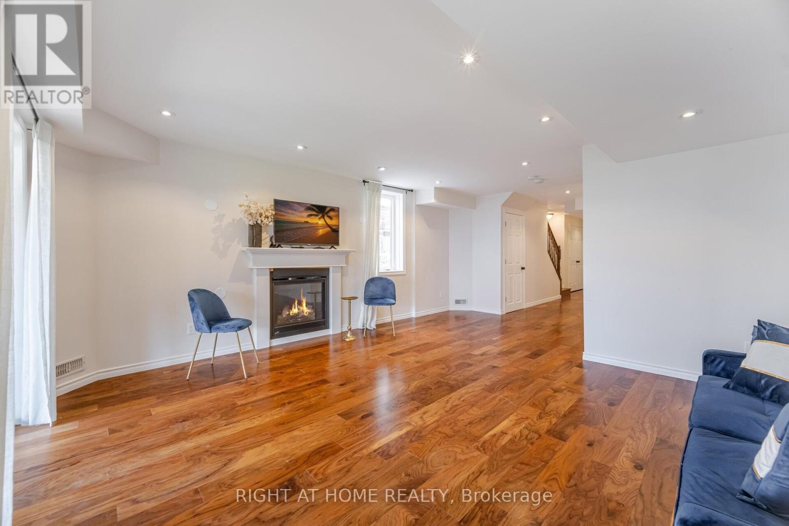 












132 COKER CRESCENT

,
Guelph/Eramosa (Rockwood),




Ontario
N0B2K0

