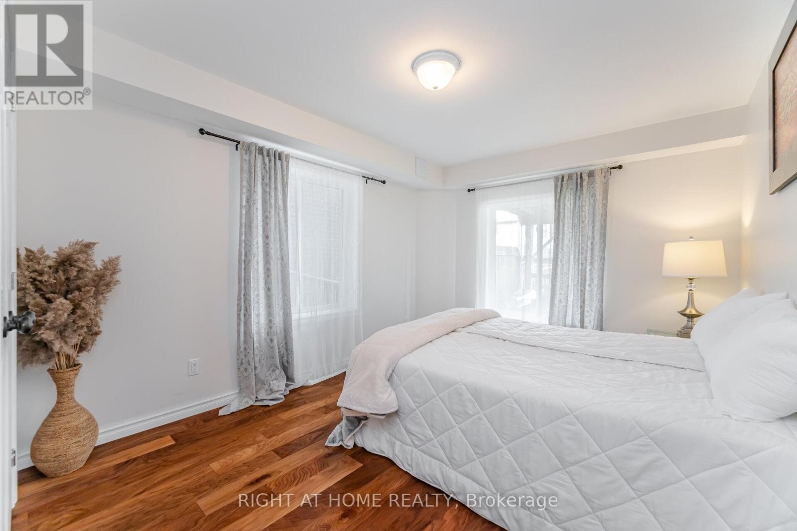 












132 COKER CRESCENT

,
Guelph/Eramosa (Rockwood),




Ontario
N0B2K0

