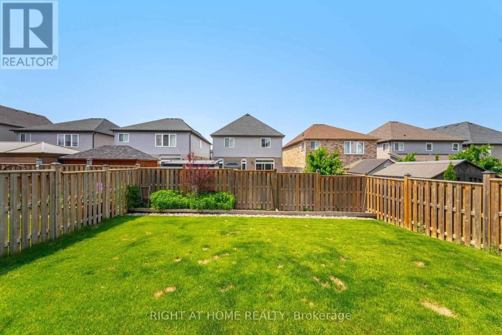 












132 COKER CRESCENT

,
Guelph/Eramosa (Rockwood),




Ontario
N0B2K0

