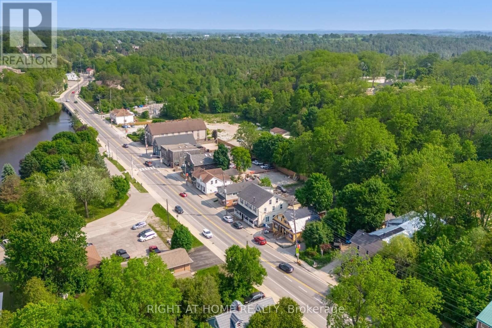 












132 COKER CRESCENT

,
Guelph/Eramosa (Rockwood),




Ontario
N0B2K0

