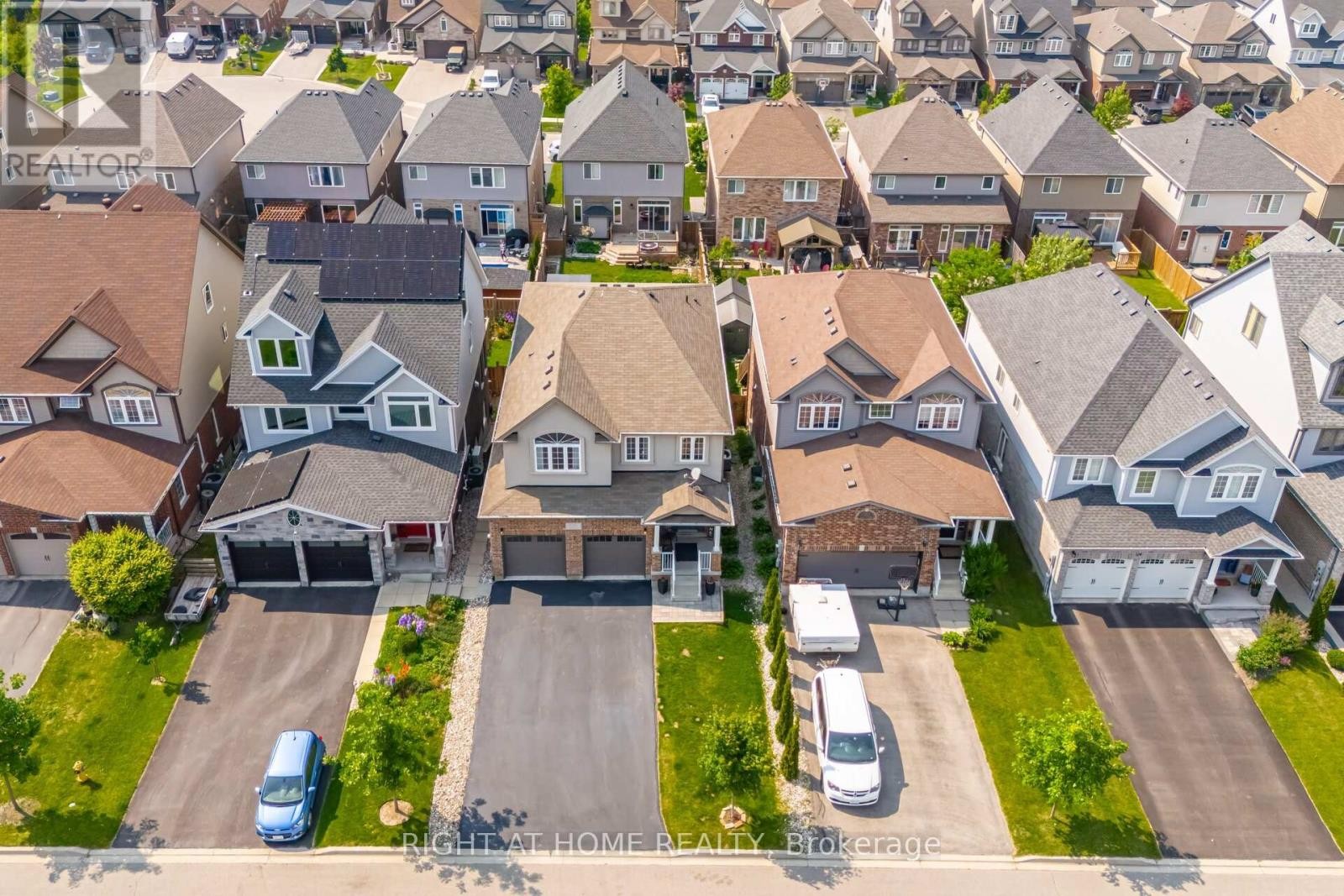 












132 COKER CRESCENT

,
Guelph/Eramosa (Rockwood),




Ontario
N0B2K0

