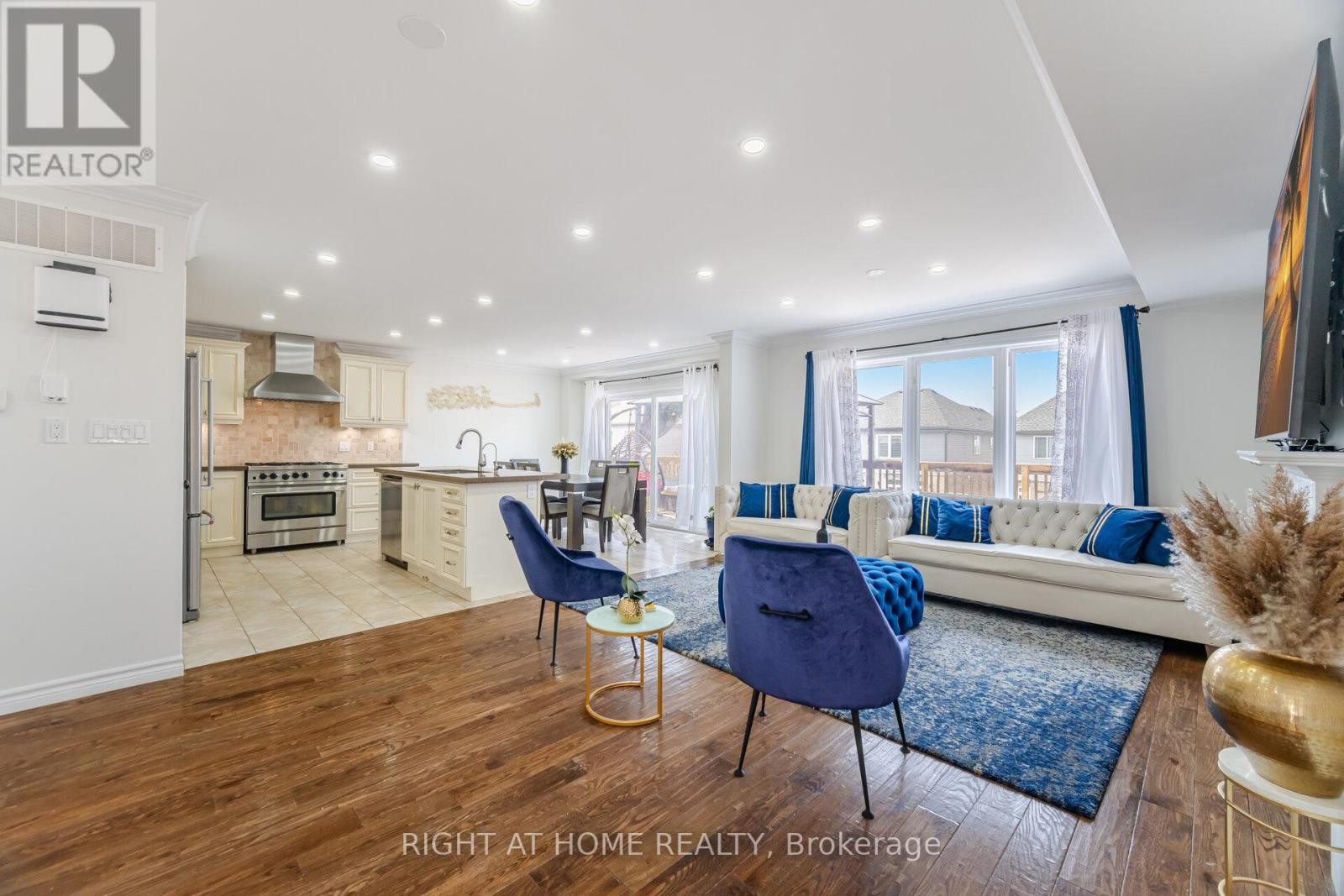 












132 COKER CRESCENT

,
Guelph/Eramosa (Rockwood),




Ontario
N0B2K0

