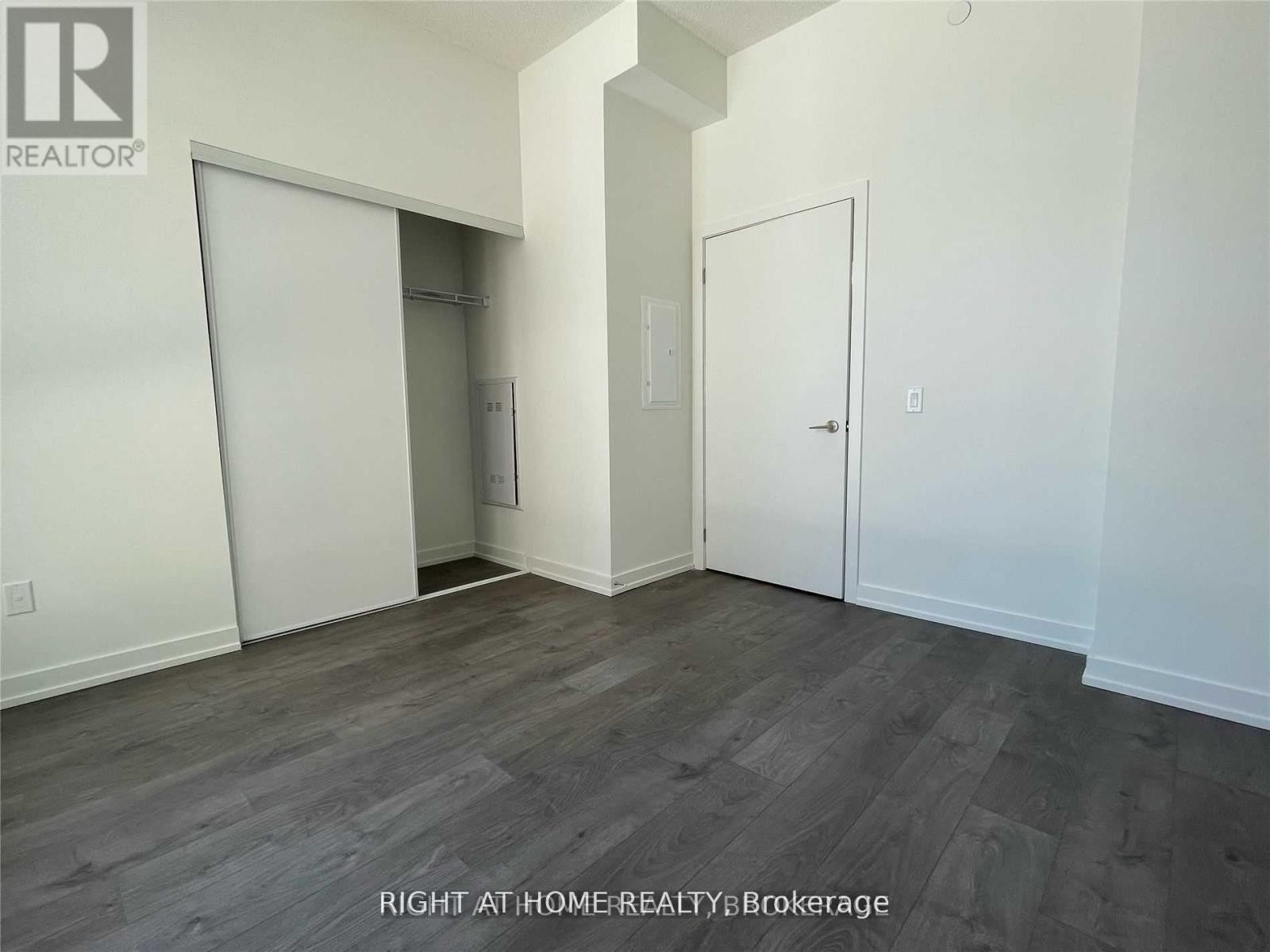 












218 - 55 DUKE STREET W

,
Kitchener,




Ontario
N2H0B4

