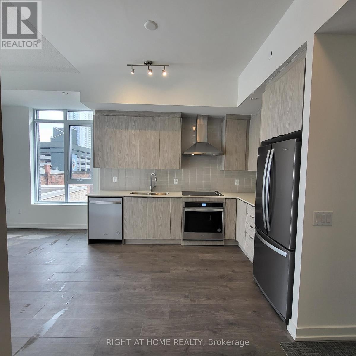 












218 - 55 DUKE STREET W

,
Kitchener,




Ontario
N2H0B4

