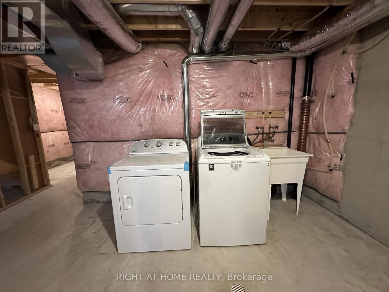 












194 DALGLEISH TRAIL

,
Hamilton,




Ontario
L0R1P0

