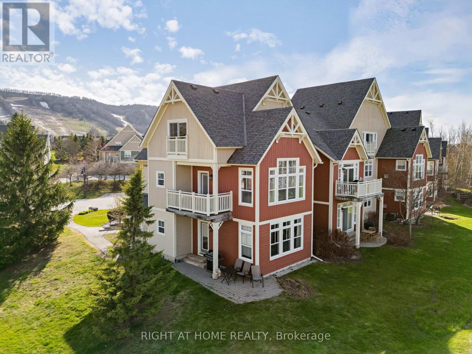 












229 - 130 FAIRWAY COURT

,
Blue Mountains,




Ontario
N3W1Y1

