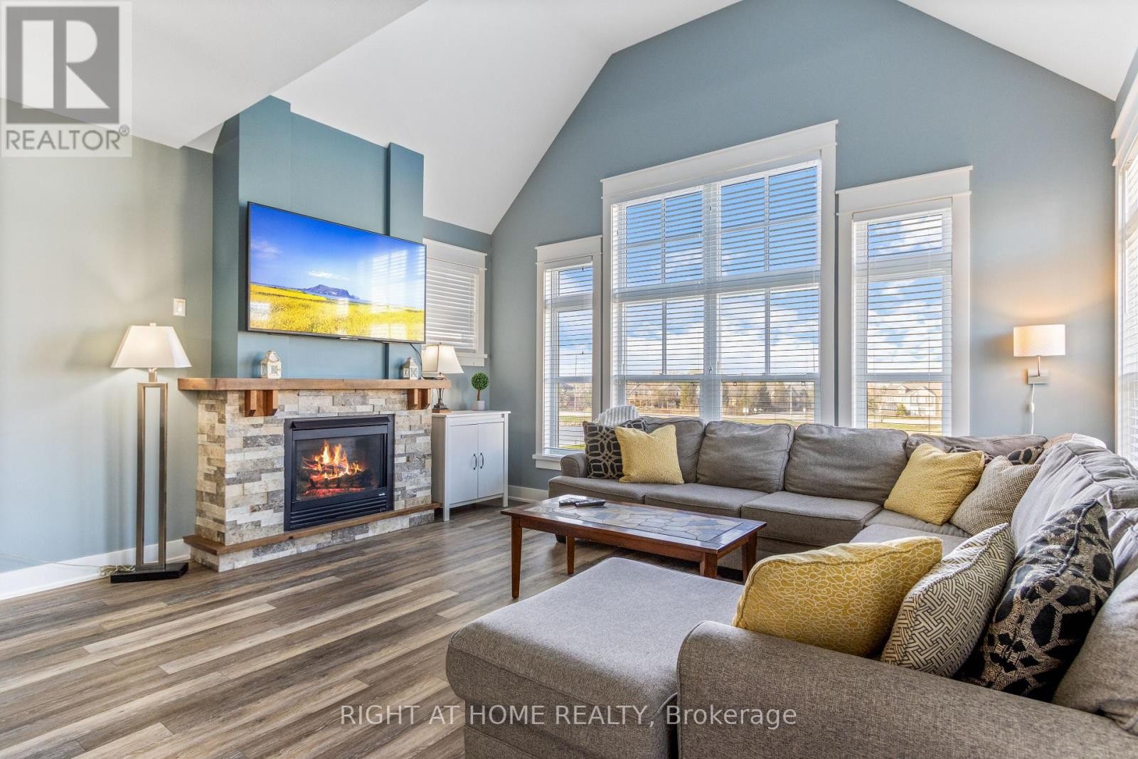 












229 - 130 FAIRWAY COURT

,
Blue Mountains,




Ontario
N3W1Y1

