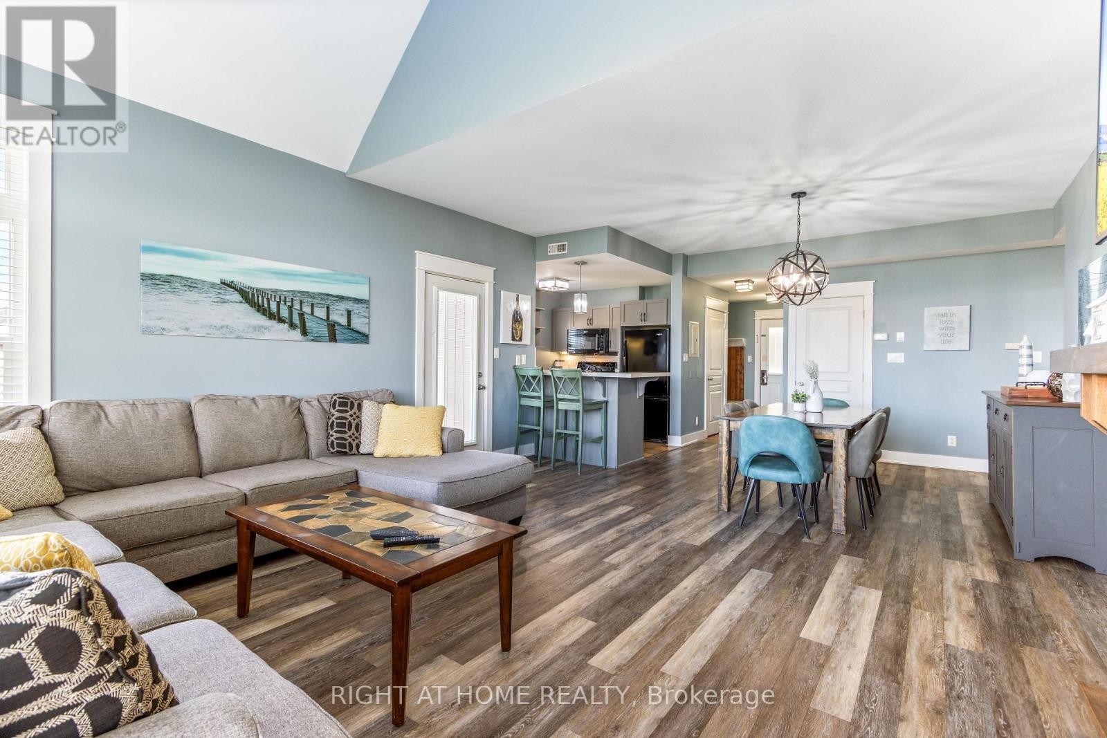 












229 - 130 FAIRWAY COURT

,
Blue Mountains,




Ontario
N3W1Y1

