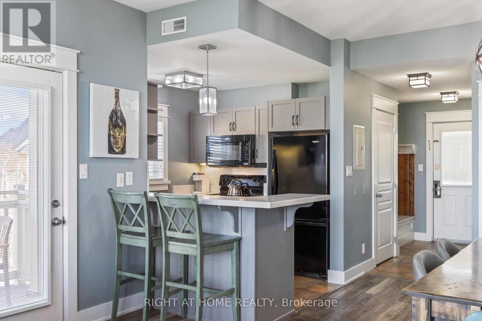 












229 - 130 FAIRWAY COURT

,
Blue Mountains,




Ontario
N3W1Y1

