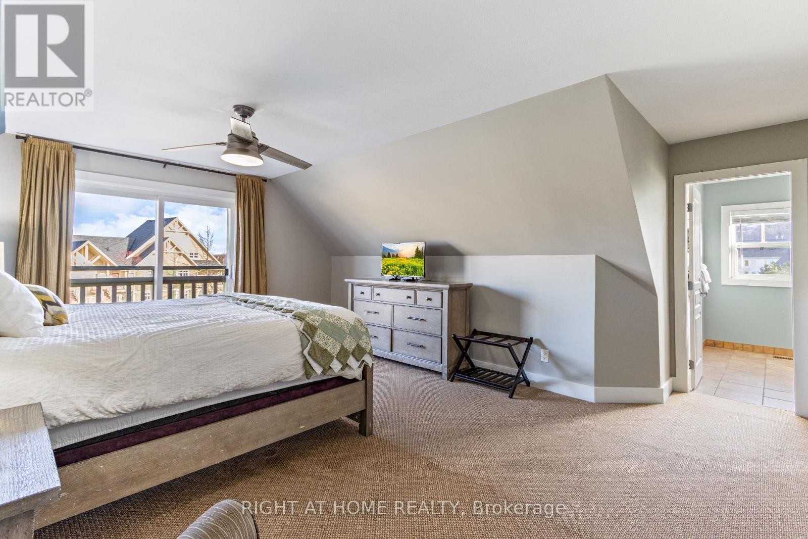 












229 - 130 FAIRWAY COURT

,
Blue Mountains,




Ontario
N3W1Y1

