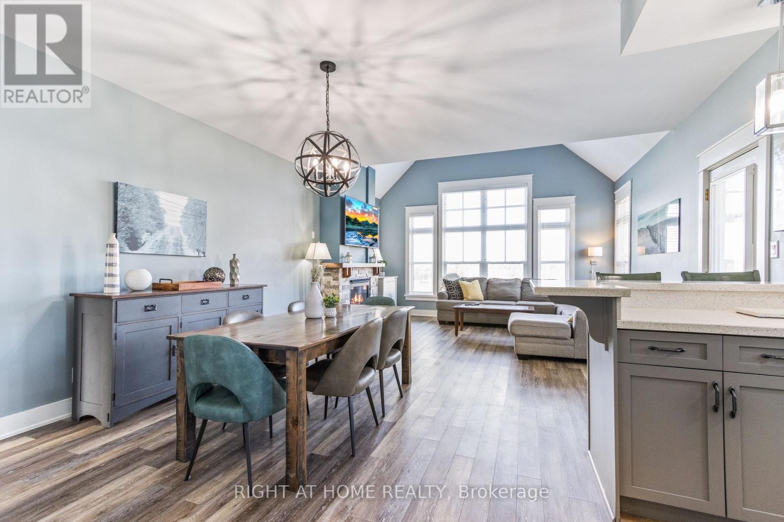 












229 - 130 FAIRWAY COURT

,
Blue Mountains,




Ontario
N3W1Y1

