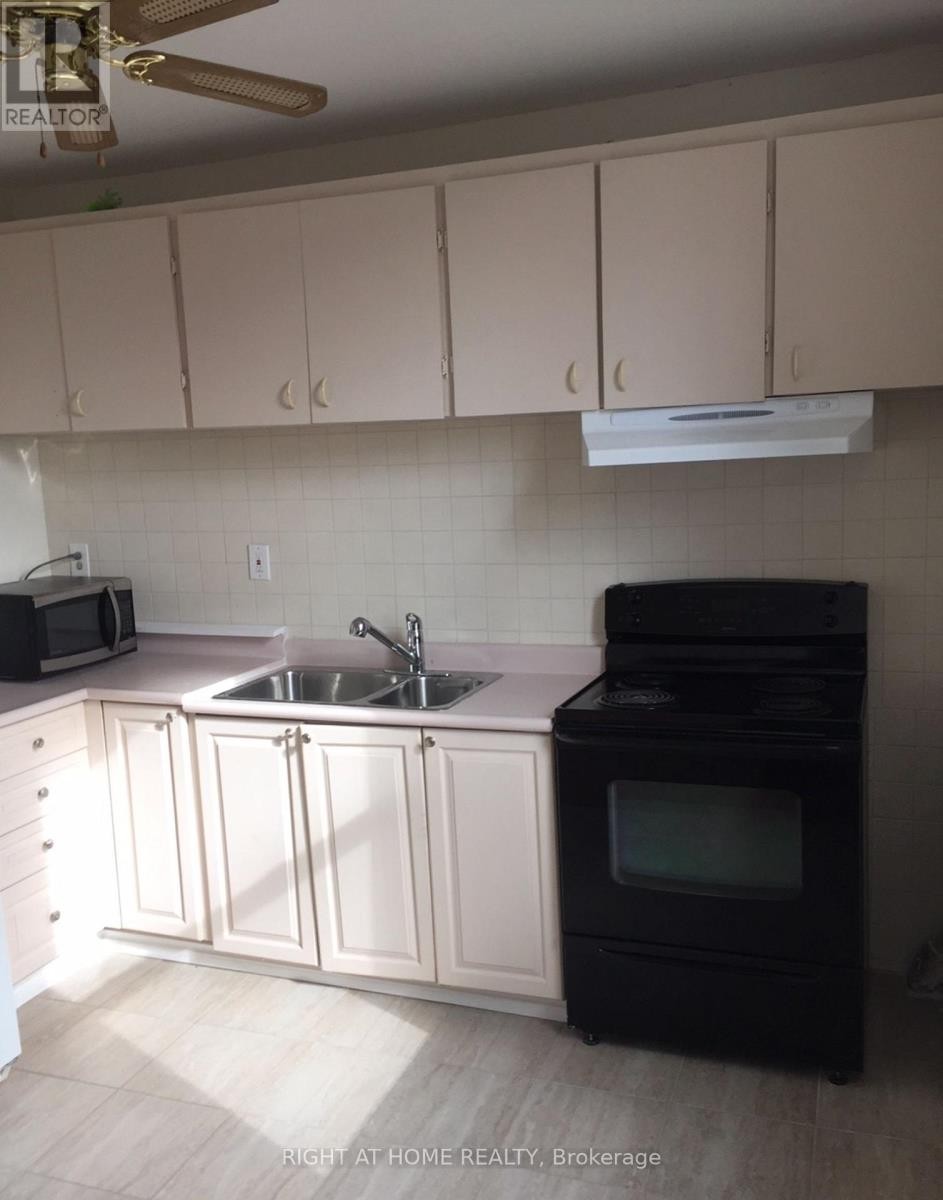 












3 - 279 DROUILLARD ROAD

,
Windsor,




Ontario
N8Y2P4

