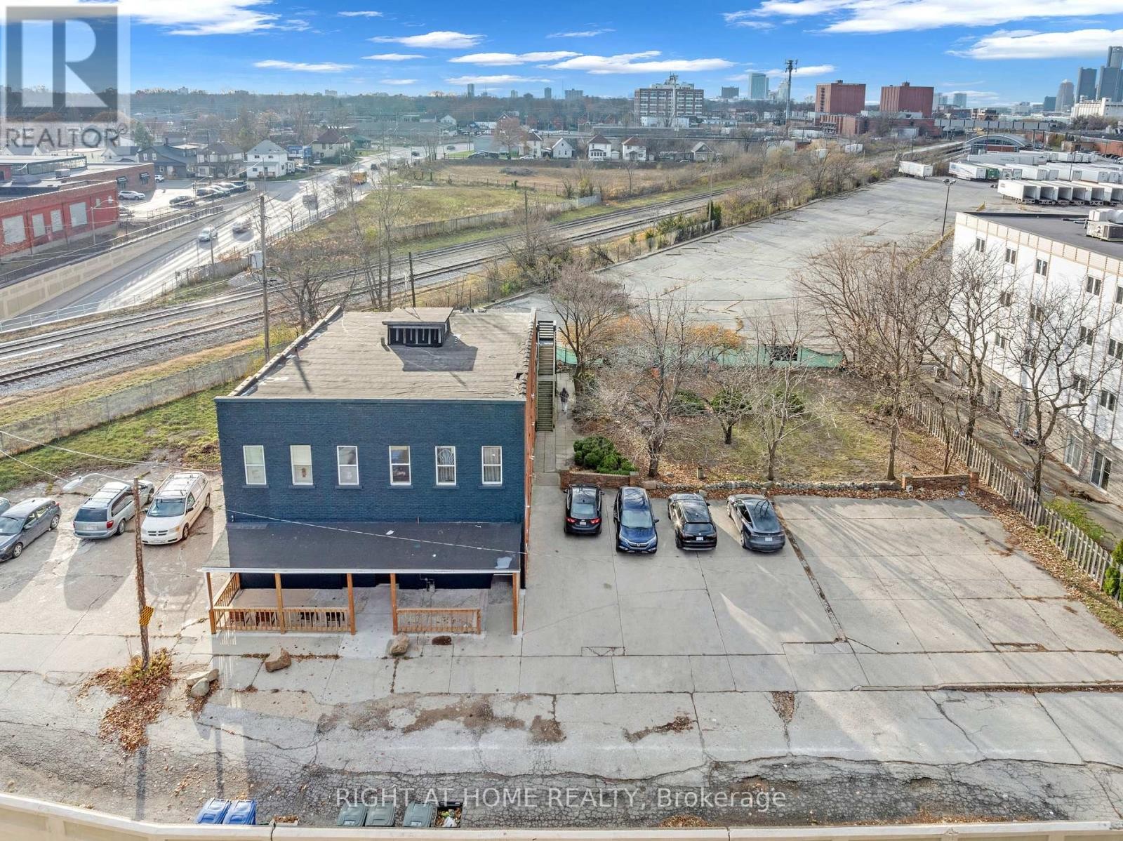 












3 - 279 DROUILLARD ROAD

,
Windsor,




Ontario
N8Y2P4

