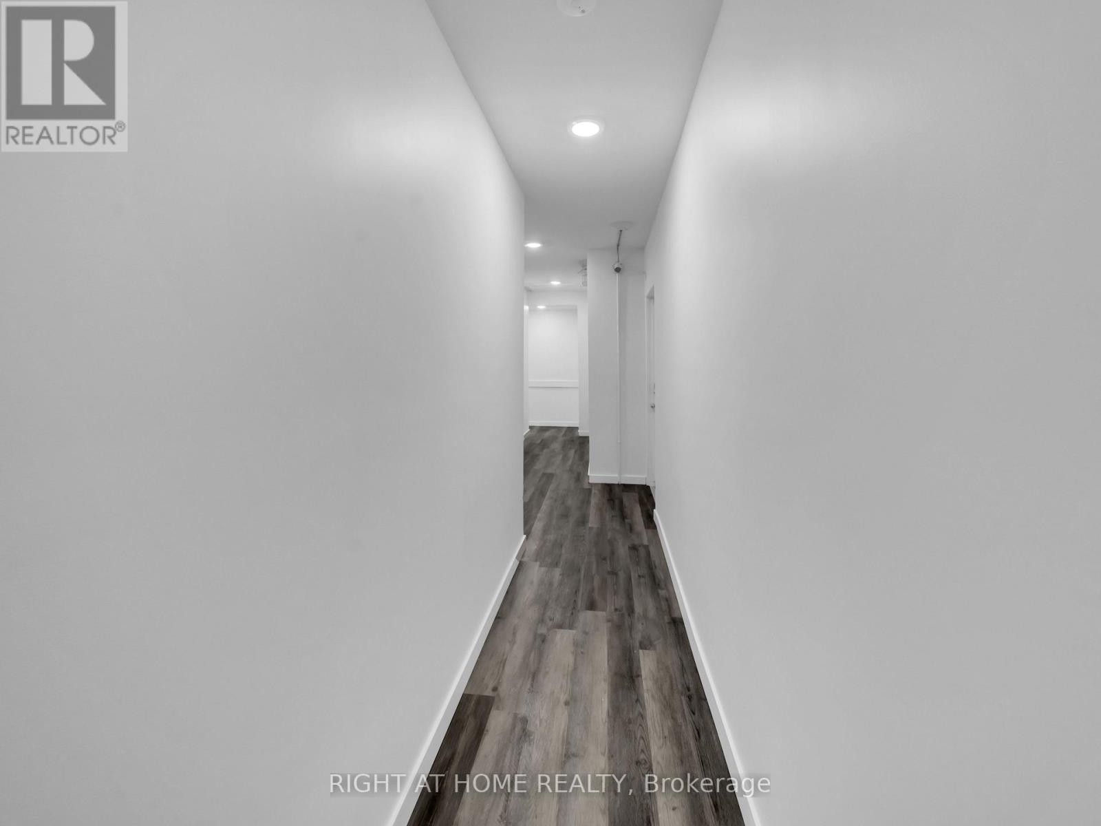 












3 - 279 DROUILLARD ROAD

,
Windsor,




Ontario
N8Y2P4

