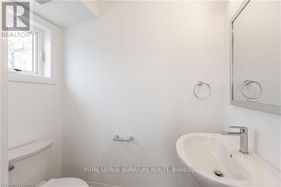 












777 BEACH BOULEVARD

,
Hamilton (Hamilton Beach),




Ontario
L8H6Y5

