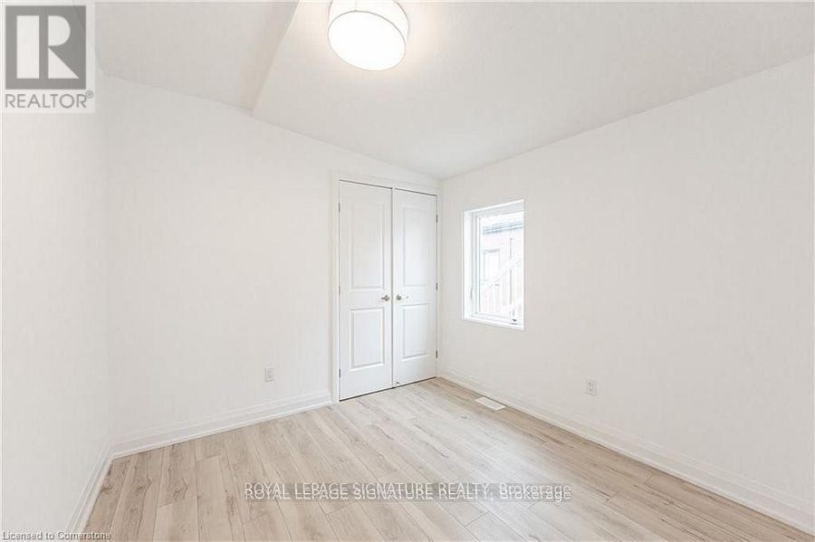 












777 BEACH BOULEVARD

,
Hamilton (Hamilton Beach),




Ontario
L8H6Y5

