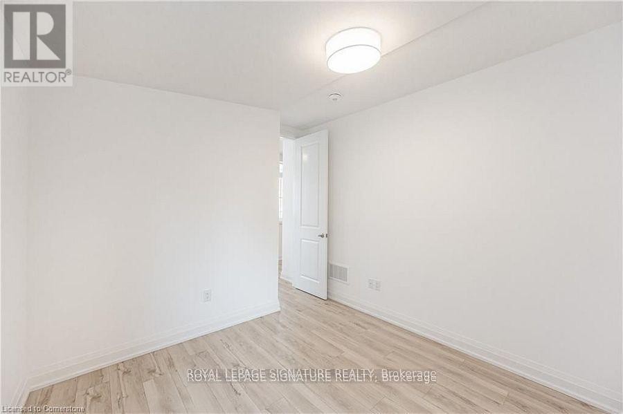 












777 BEACH BOULEVARD

,
Hamilton (Hamilton Beach),




Ontario
L8H6Y5

